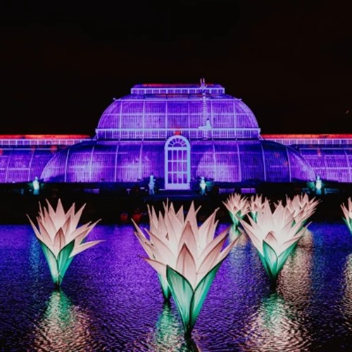 A photo outside Kew 