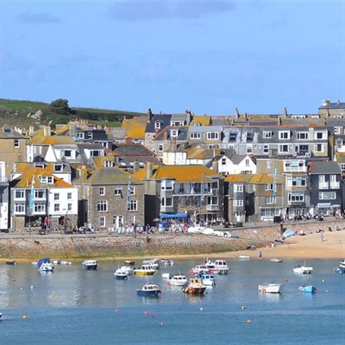 a photo overlooking St Ives 